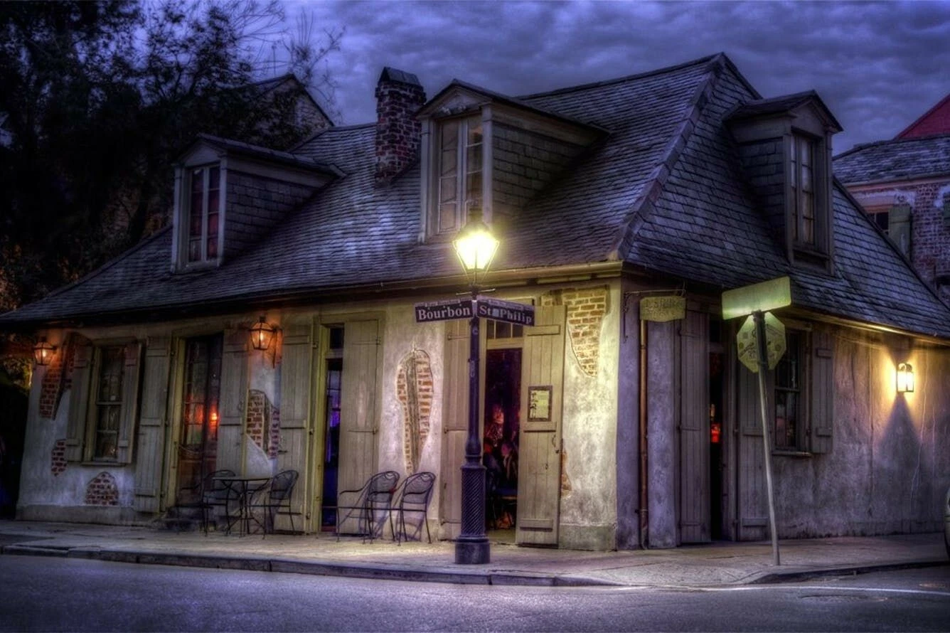 New Orleans Historic Lafitte's Blacksmith Shop and Bar - O Scale 1:48 Haunted