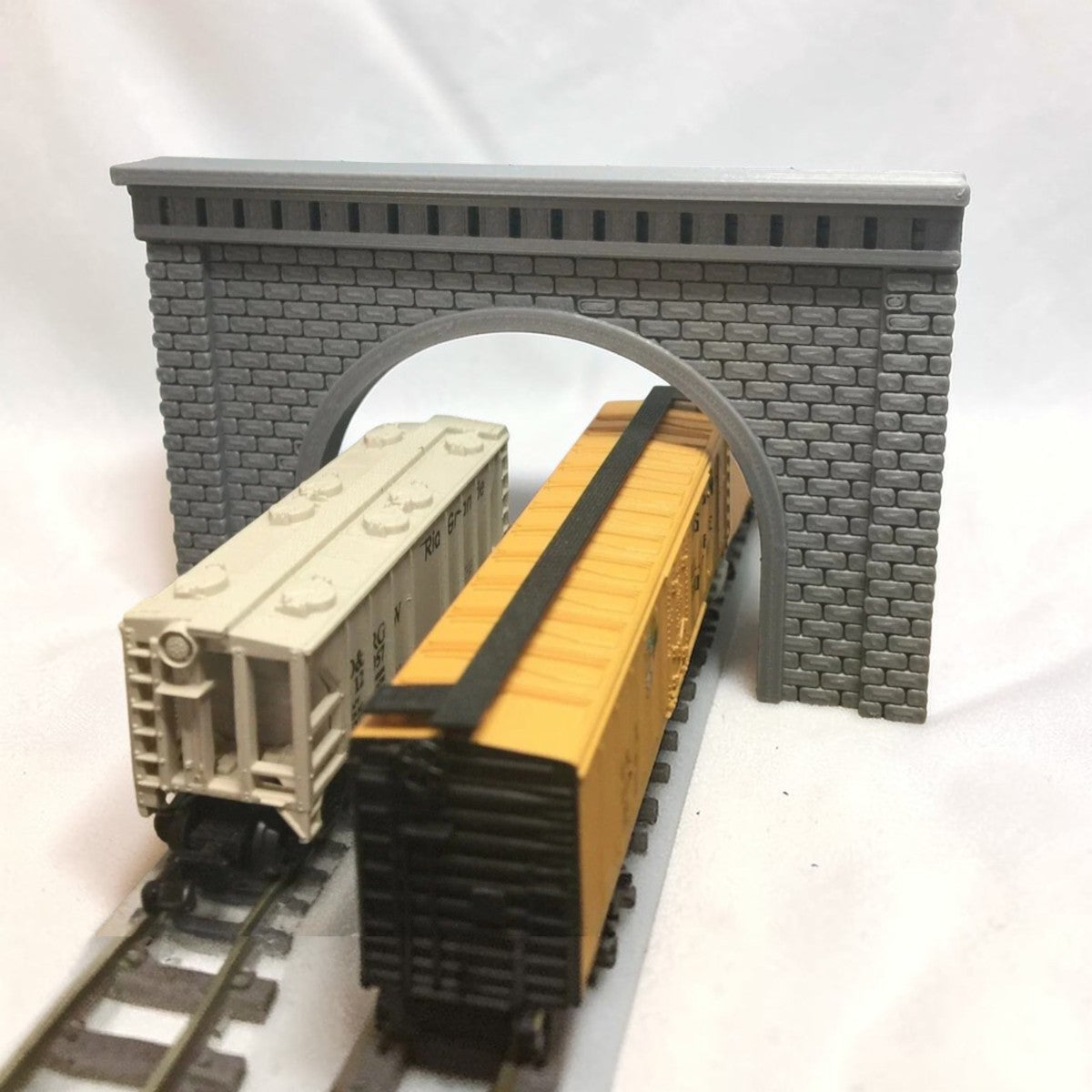 Double Tunnel Portal - Stone (2pk) - T Scale 1:450 - Gray