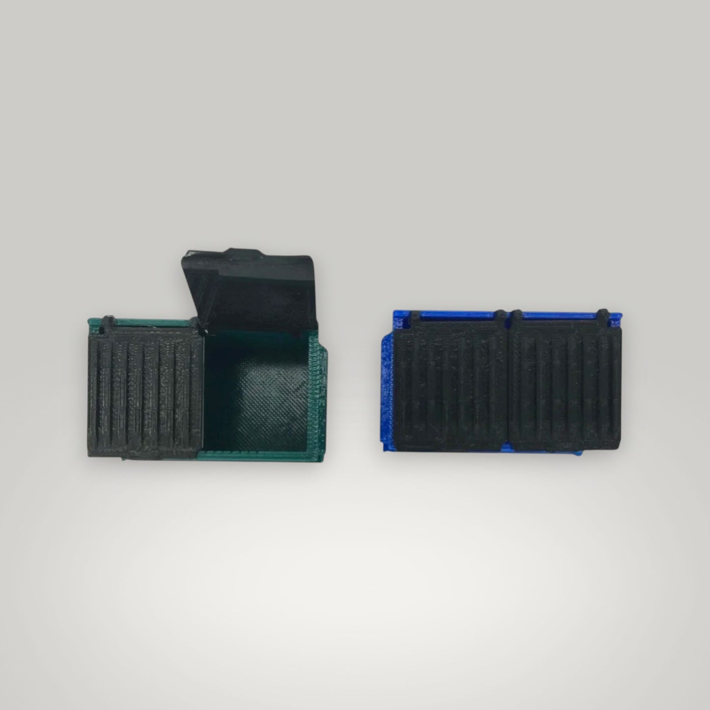 O Scale 1:48 Green Trash & Blue Recycling Dumpster Set
