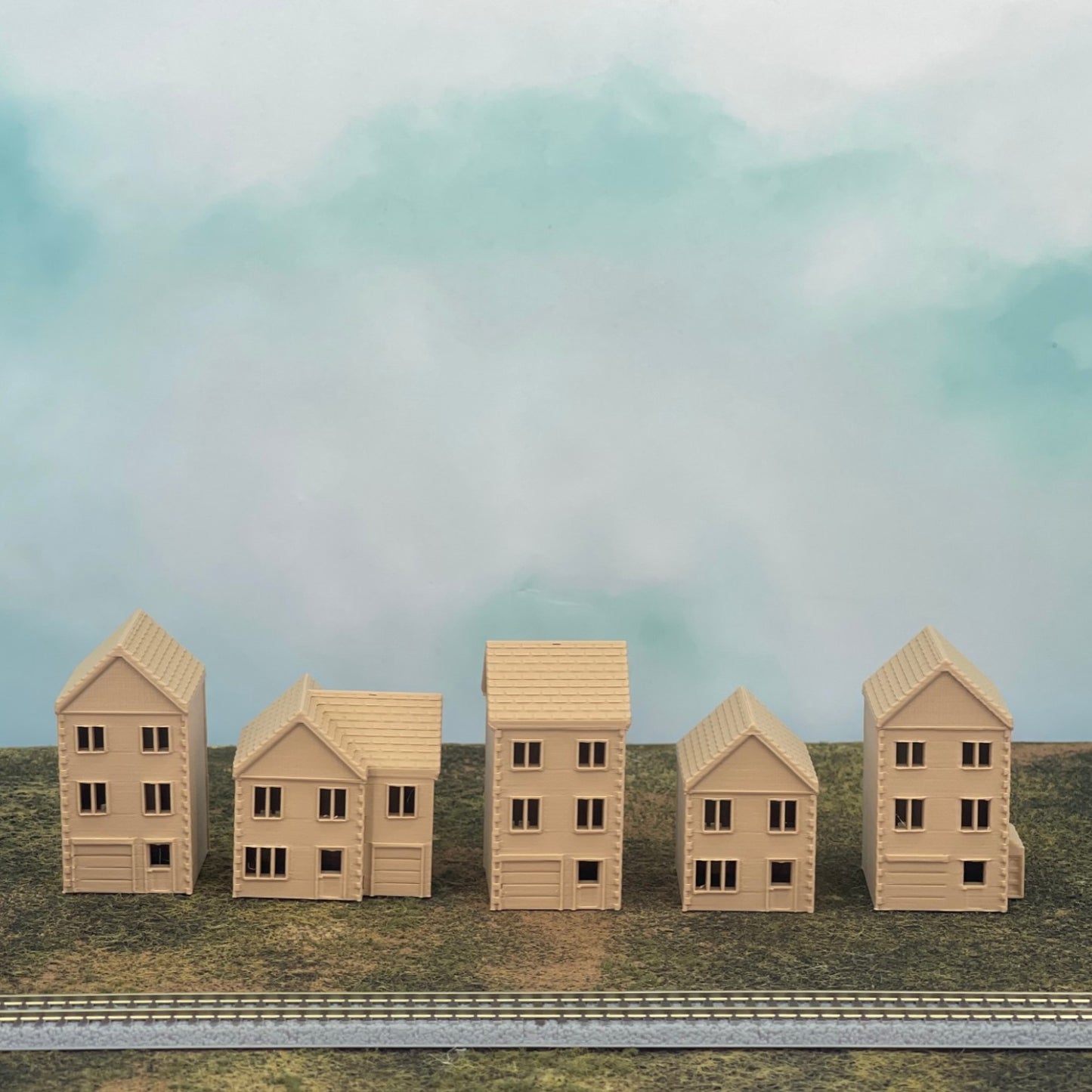 Suburban Row Houses - 5pc Set - T Gauge - 1:450 Scale - Brown
