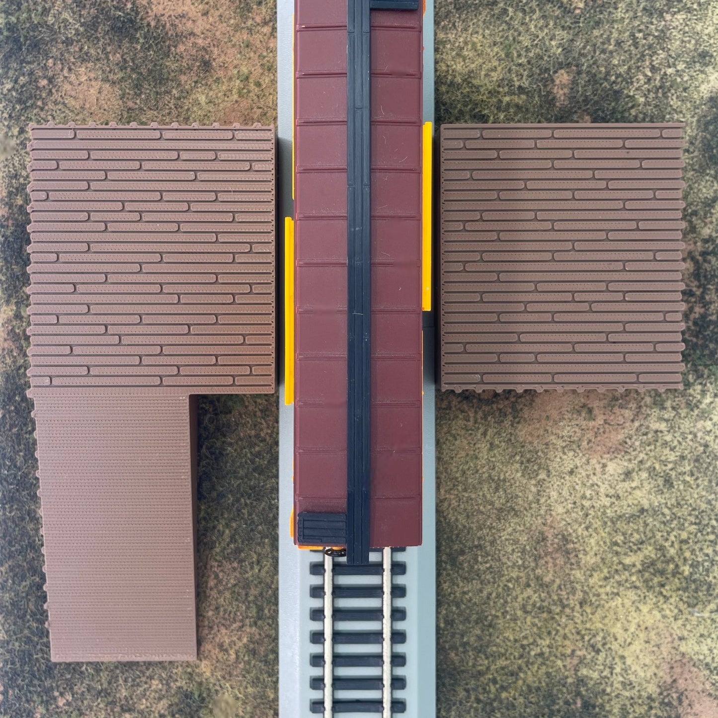 Loading Dock plus Platform - S Scale 1:64 - Brown