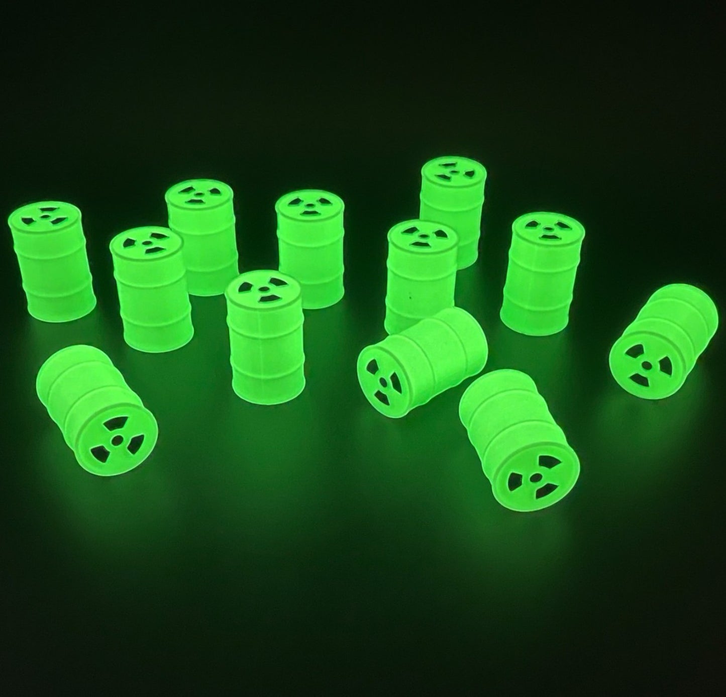 O Scale 1:48 GLOW in Dark Nuclear Waste Drum (12pc)