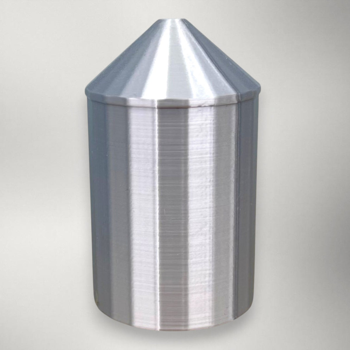 Tall Grain Silo - O Scale 1:48 - Metallic Silver