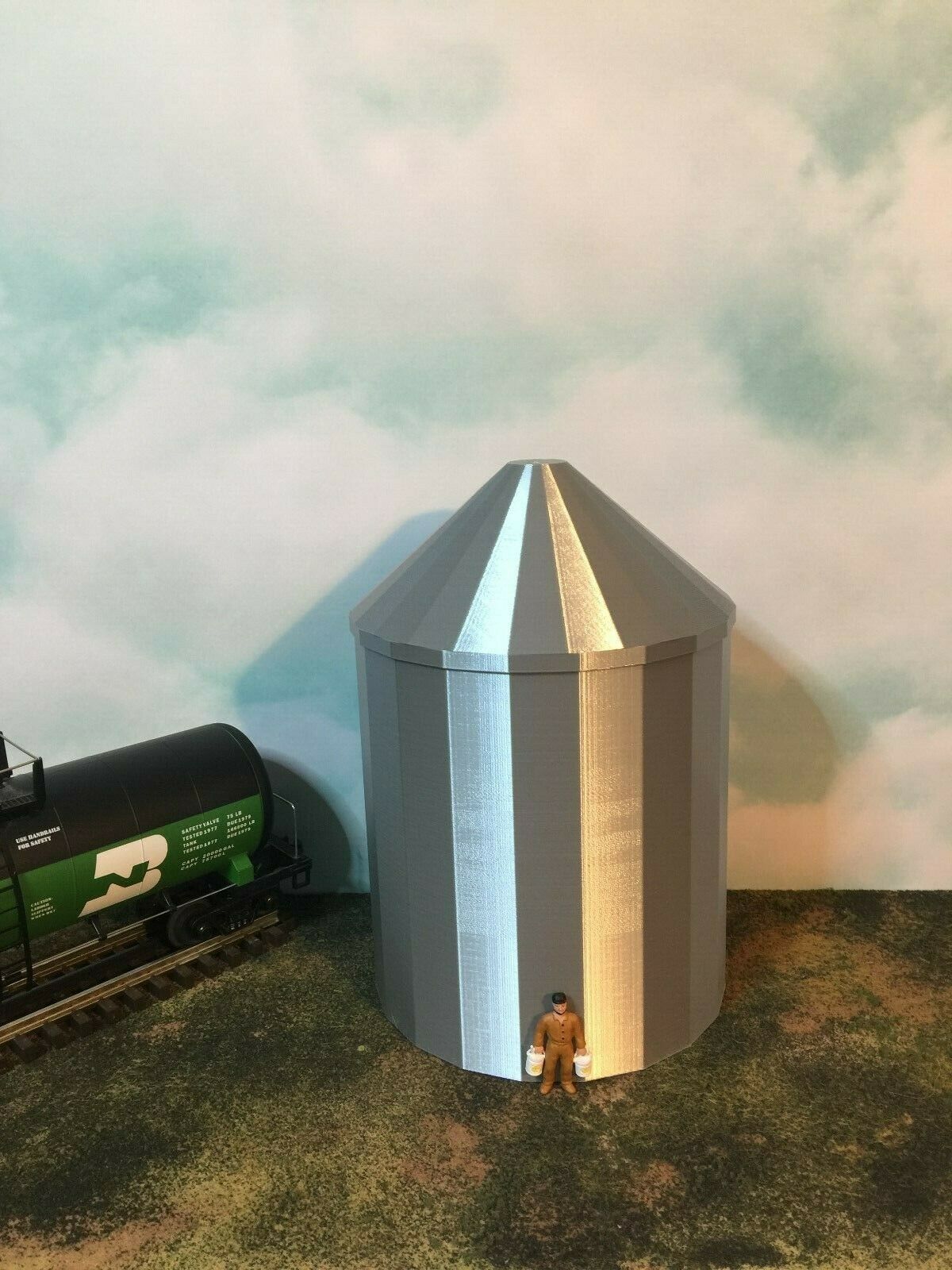 Grain Silo - S Scale 1:64 - Metallic Silver