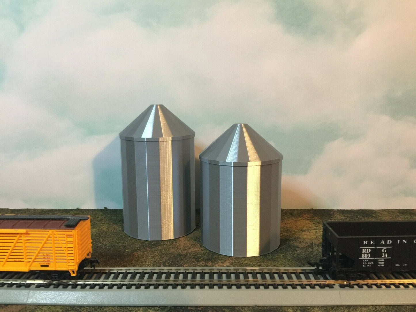 (2) Grain Silo Set (1) 35' (1) 40' - HO Scale 1:87 - Metallic Silver