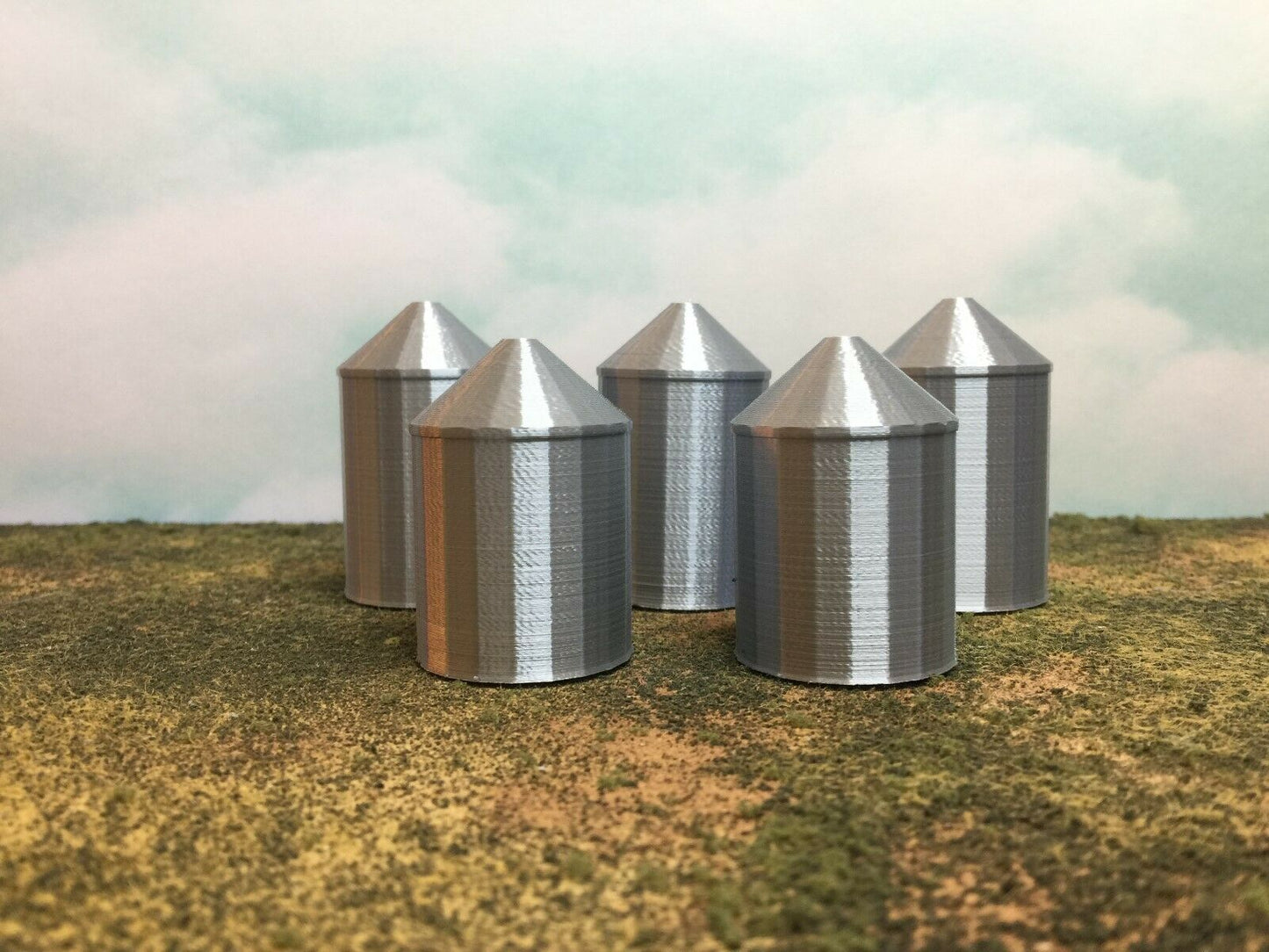(5) Grain Silo Set - (2) 35' (3) 40'- Z Scale 1:220 - Metallic Silver