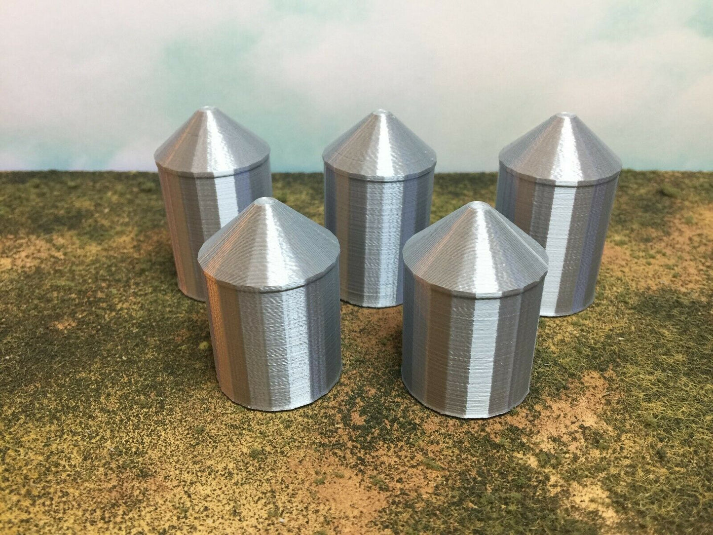 (5) Grain Silo Set - (2) 35' (3) 40'- Z Scale 1:220 - Metallic Silver