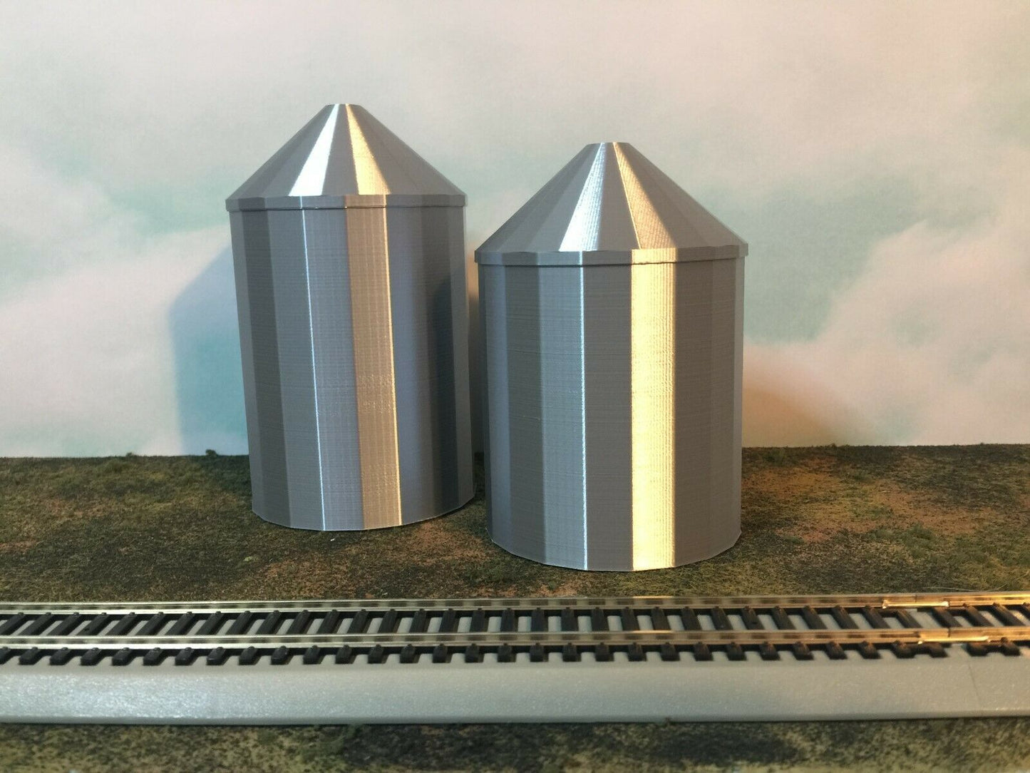 (2) Grain Silo Set (1) 35' (1) 40' - HO Scale 1:87 - Metallic Silver